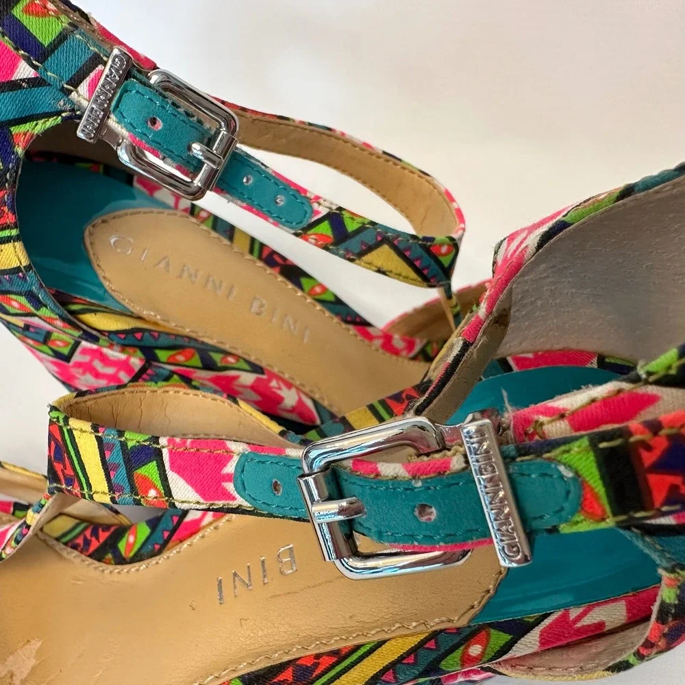 Gianni Bini Wedges‎ Size 6.5M Colorful Fabric Platform Ankle Strap Heels Shoes